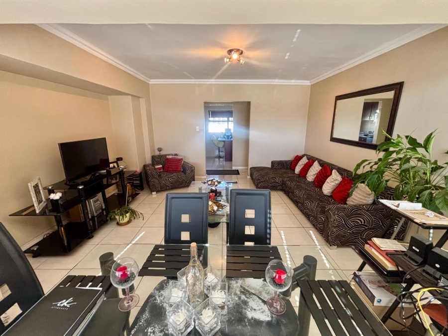 2 Bedroom Property for Sale in Goodwood Central Western Cape